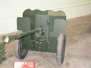 photo of Anti-Tank Gun, 25 mm Hotchkiss from Hotchkiss 15mm Anti Tank from Wikipedia